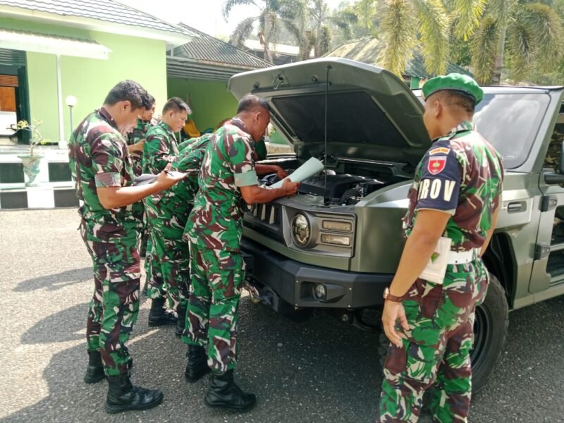 Dalam rangka memperkuat kesiapan operasional dan standarisasi pembinaan satuan, Kasi Log Kasrem 141/Toddopuli, Kolonel Inf Aris Rizal, bersama Pasilat Korem 141/TP, Mayor Inf Nono S., melaksanakan kunjungan kerja (kunker) ke Makodim 1406/Wajo, Senin (20/4/2026)