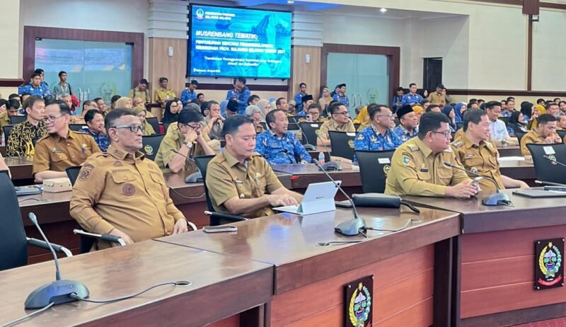 Wakil Bupati Wajo, dr. Baso Rahmanuddin (DBR), menghadiri Musyawarah Perencanaan Pembangunan (Musrenbang) Tematik Penyusunan Rencana Penanggulangan Kemiskinan Tahun 2027. Kegiatan ini berlangsung di Ruang Rapat Pimpinan Kantor Gubernur Sulawesi Selatan, Senin (20/4/2026)