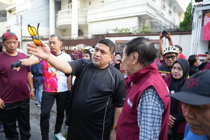 Wali Kota Makassar, Munafri Arifuddin, meninjau pelaksanaan program “Jumat Bersih” di sejumlah wilayah, Jumat (24/04/2026)