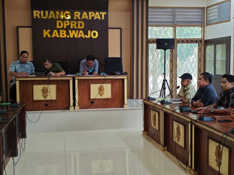 Dewan Perwakilan Rakyat Daerah (DPRD) Kabupaten Wajo menerima kunjungan aspirasi dari jajaran pengurus Koperasi Merah Putih (KMP) se-Kabupaten Wajo pada Senin (29/04/2026)
