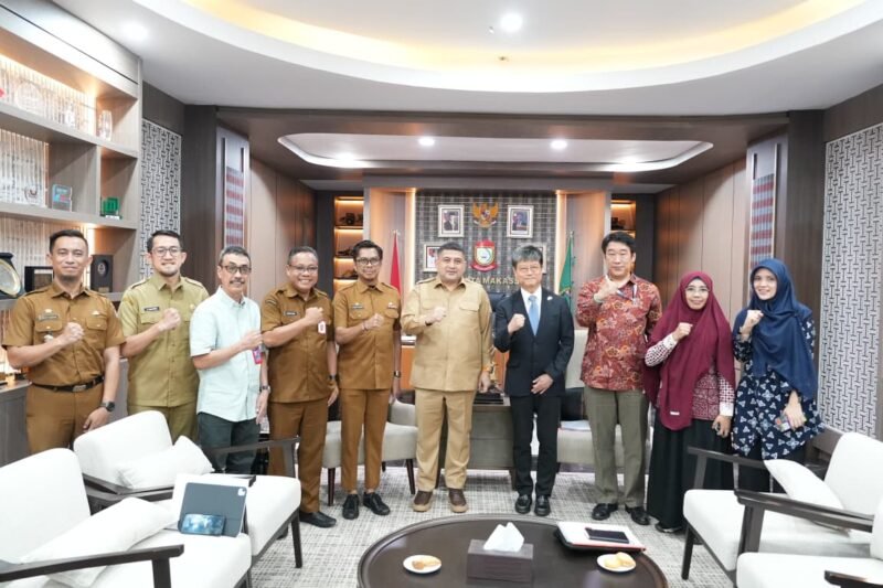 Wali Kota Makassar, Munafri Arifuddin menerima kunjungan Konsulat Jenderal Jepang Ohashi Koichi, di Kantor Balai Kota Makassar, Selasa (28/4/2026)