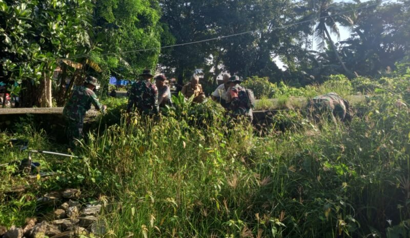 Personel Koramil 1406-01/Tempe menunjukkan komitmennya dalam menjaga kebersihan lingkungan dengan menggelar aksi Karya Bhakti di Kelurahan Mattirotappareng, Kecamatan Tempe, Kabupaten Wajo, Selasa (5/5/2026)