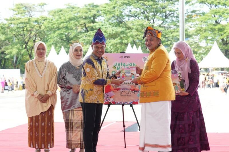 Munafri - Aliyah menghadiri peringatan Hari Pendidikan Nasional di lapangan Karebosi Makassar, Sabtu (2/5/2026)