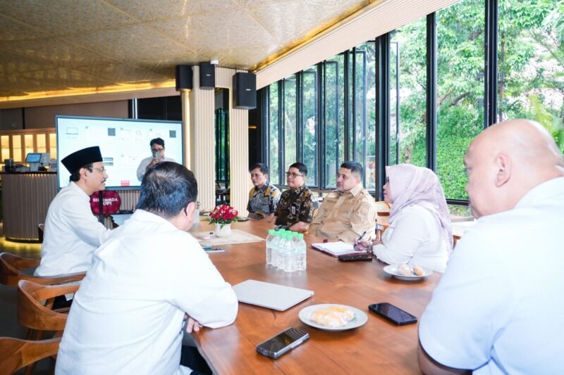Wali Kota Makassar, Munafri Arifuddin, melakukan lawatan kerja ke Jakarta yang diterima langsung oleh Menteri Sosial RI, Saifullah Yusuf, di Gedung Kementerian Sosial Republik Indonesia, Senin (4/5/2026)