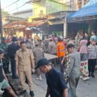 Aparat kecamatan bersama pihak kelurahan turun langsung melakukan dialog intensif dengan para pedagang kaki lima (PKL) yang berjualan di atas lahan fasilitas umum di kawasan Pasar Pamos, Kelurahan Sambung Jawa, Selasa (05/5/2026)