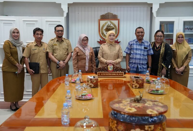 Aliyah Mustika Ilham menerima audiensi Komunitas Kawan UMKM terkait rencana pelaksanaan MULIA EXPO 2026 di Ruang Rapat Wakil Wali Kota, Kantor Wali Kota Makassar, Jalan Ahmad Yani, Selasa (5/5/2026)
