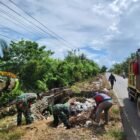 Koramil 1406-02/Tanasitolo dipimpin oleh Letda Inf Irman Ahmad selaku Ws Danramil 1406-02/Tanasitolo melaksanakan kegiatan Karya Bhakti pembersihan bahu jalan provinsi bersama masyarakat dan anggota Polsek di Kecamatan Tanasitolo, Kabupaten Wajo, pada Rabu (6/5/2026)