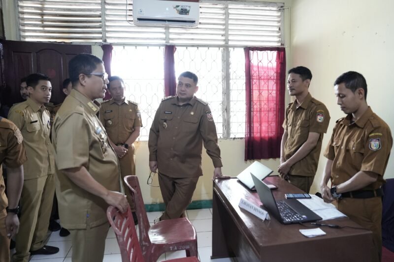 Wali Kota Makassar, Munafri Arifuddin y melakukan peninjauan langsung di Unit Pelayanan Kecamatan Biringkanaya (eks UPTD Pendidikan) di Kelurahan Daya, Jalan Balang Turungan, Selasa (19/5/2026)