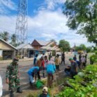 Personel Koramil 1406-02/Tanasitolo menggelar aksi nyata peduli lingkungan melalui kegiatan Karya Bhakti massal pada Rabu (20/5/2026)