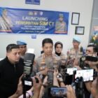 Wali Kota Makassar, Munafri Arifuddin, hadir dan meresmikan langsung layanan penerbitan Surat Izin Mengemudi (SIM) C1 di Satuan penyelenggaran administrasi surat izin mengemudi (Satpas SIM) Polrestabes Makassar, Kamis (21/05/2026)