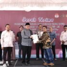 Pemkot Makassar melalui Disperkim resmi mengambil alih pelaksanaan Serah Terima Prasarana, Sarana, dan Utilitas (PSU) Perumahan dari pengembang kepada Pemerintah Kota Makassar, di Perumahan Taman Kahyangan Tanjung Bunga, Jalan Telaga Raya, Kelurahan Maccini Sombala, Kecamatan Tamalate, Kota Makassar, Jumat (22/5/2026)