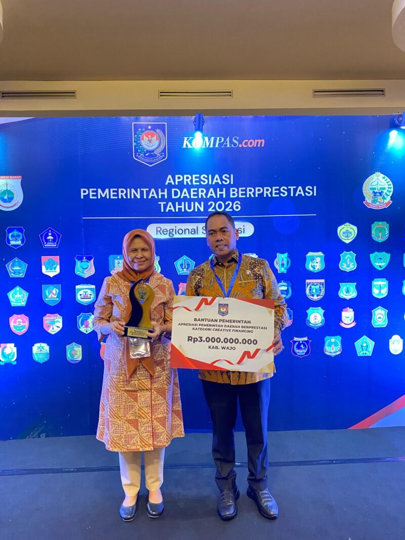 Pemerintah Kabupaten Wajo kembali menorehkan prestasi gemilang di tingkat regional. Kali ini, Bumi Lamaddukelleng sukses menyabet Juara 1 kategori Creative Financing (Pembiayaan Kreatif) tingkat Kabupaten dalam ajang Apresiasi Pemerintah Daerah Berprestasi 2026 Regional Sulawesi