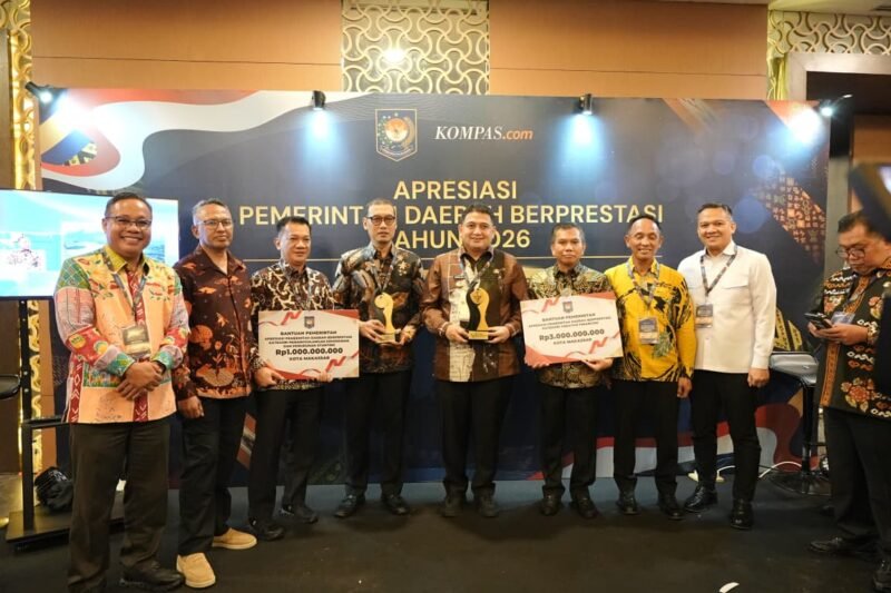 Wali Kota Makassar, Munafri Arifuddin meraih penghargaan Terbaik I Kategori Creative Financing Regional Sulawesi Tahun 2026 pada ajang Apresiasi Pemerintah Daerah Berprestasi Tahun 2026 yang diselenggarakan Kemendagri, di Kota Kendari, Sulawesi Tenggara, Jumat (29/5/2026) malam