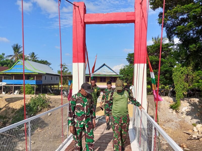 Dandim) 1406/Wajo Letkol Inf Harianto mendampingi kunjungan kerja Kepala Seksi Teritorial (Kasi Ter) Kasrem 141/Toddopuli, Kolonel Inf Ruly Eko Susyawan, dalam rangka peninjauan lokasi rencana pembangunan infrastruktur jembatan di wilayah Kabupaten Wajo, Sabtu (31/5/2026)
