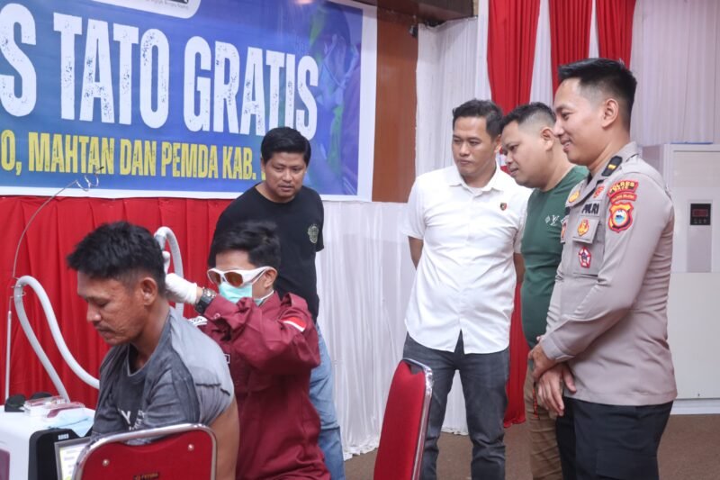 Polres Wajo menggelar kegiatan “Hapus Tato Gratis” pada Senin (1/6/2026) pukul 08.00 Wita di Aula Sandi Mapolres Wajo