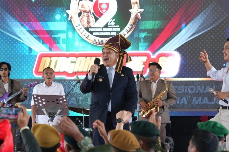 Wali Kota Makassar, Munafri Arifuddin, menghadiri acara Syukuran Dirgahayu ke-69 Komando Daerah Militer (Kodam) XIV/Hasanuddin yang berlangsung di Baruga Setia Hingga Akhir, Markas Kodam XIV/Hasanuddin, Senin (1/6/2026)