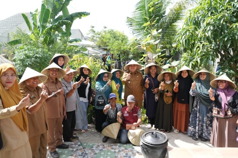 Wali Kota Makassar, Munafri Arifuddin, menemui warga dan para Ketua RT/RW di Cluster Berlin Permai, Kelurahan Tamangapa, Kecamatan Manggala, Selasa (9/06/2026)