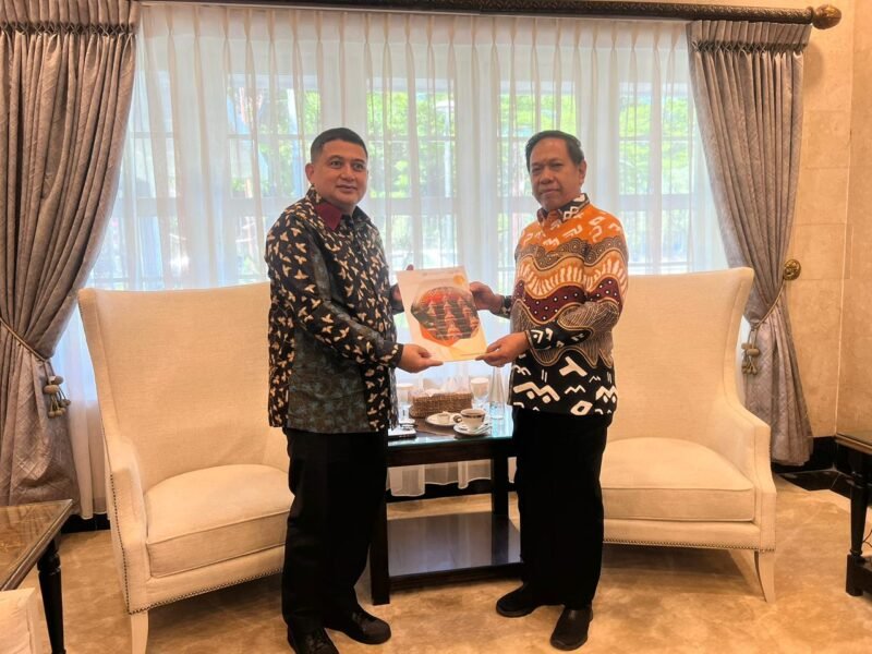 Wali Kota Makassar, Munafri Arifuddin, menerima audiensi Kepala Badan Pusat Statistik (BPS) Kota Makassar, Abdul Hafid, bersama tim lapangan Sensus Ekonomi 2026, di Rumah Jabatan Wali Kota Makassar, Selasa (16/6/2026)