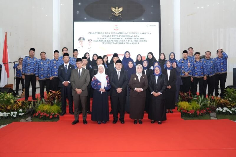 Wali Kota Makassar, Munafri Arifuddin, mengukuhkan dan mengambil sumpah/janji 47 Kepala Puskesmas lingkup Dinas Kesehatan Kota Makassar di Rumah Jabatan Wali Kota Makassar, Rabu (17/6/2026)