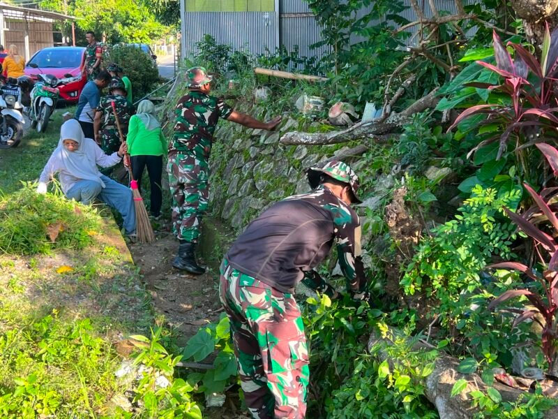 Kodim 1406/Wajo bersama Pemerintah Daerah Kabupaten Wajo menggelar aksi kerja bakti gabungan skala besar di Jalan Pattirosompe, Kelurahan Padduppa, Kecamatan Tempe, pada Jumat (26/6/2026)