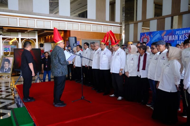 Wali Kota Makassar, Munafri Arifuddin melantik Pengurus Dewan Kesenian Makassar (DKM) Periode 2026–2031 di Mall Phinisi Point, Sabtu (27/6/2026)