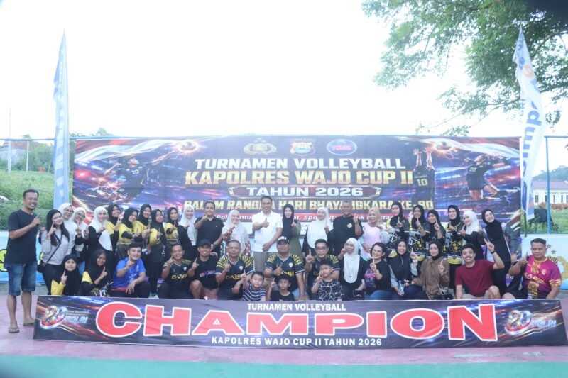 Turnamen bola voli dalam rangka memeriahkan Hari Bhayangkara ke-80 di Polres Wajo resmi berakhir setelah laga final yang berlangsung di Lapangan Voli Polres Wajo, Jalan Rusa, Desa Assorajang, Kecamatan Tanasitolo, Sabtu (27/6/2026)