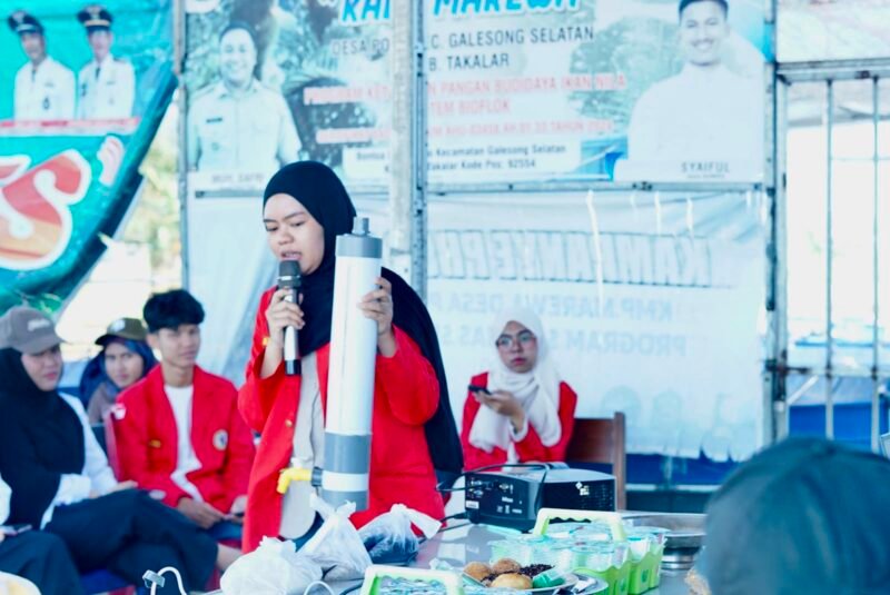 Tim PPK Ormawa HIMAKAHA Fakultas Kedokteran Universitas Hasanuddin (FK Unhas) menggelar Sosialisasi dan Pelatihan Filtrasi Air Sederhana di Desa Popo, Kecamatan Galesong Selatan, Kabupaten Takalar