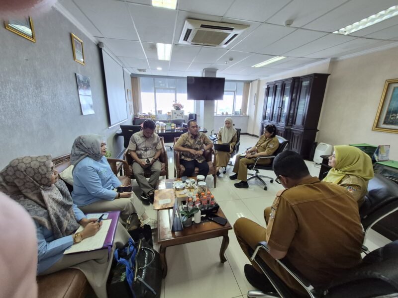 Pemerintah Kabupaten (Pemkab) Wajo berkunjung ke Kantor Direktorat Jenderal Kependudukan dan Pencatatan Sipil Kementerian Dalam Negeri (Kemendagri), di Jakarta, Senin (29/6/2026). Bupati Wajo, Andi Rosman tampak didampingi Sekretaris Dinas Kependudukan dan Pencatatan Sipil Kabupaten Wajo, Andi Satriani