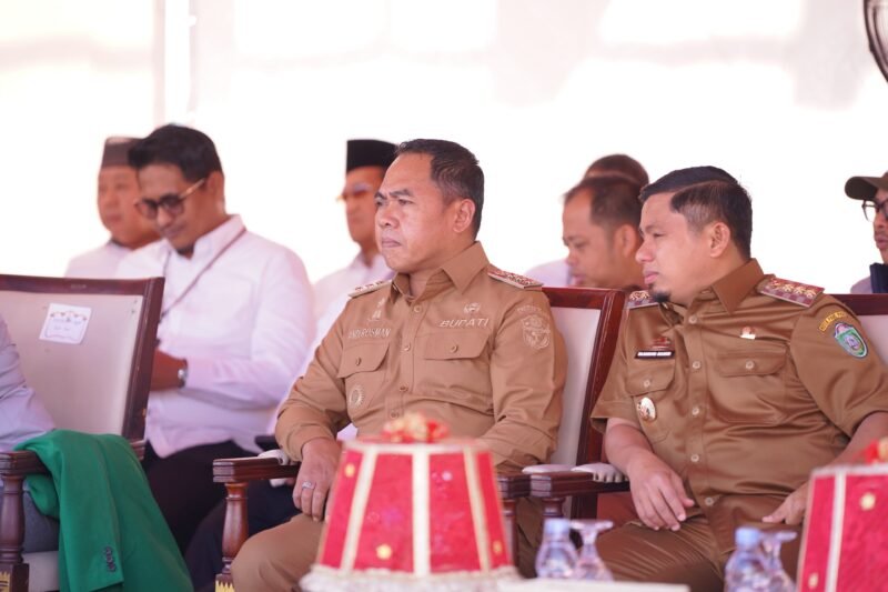 Bupati Wajo, Andi Rosman, menghadiri acara penyerahan bantuan benih serta alat dan mesin pertanian (Alsintan) untuk para petani di Sulawesi Selatan (Sulsel). Penyerahan bantuan oleh Kementerian Pertanian RI melalui Pemerintah Provinsi Sulsel ini berlangsung di Center Point of Indonesia (CPI), Makassar, pada Senin (6/7/2026)