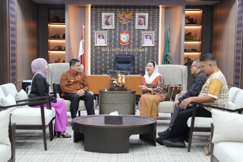Wali Kota Makassar, Munafri Arifuddin menerima Bupati Brebes, Paramitha Widya Kusuma di Kantor Balai Kota Makassar, Jumat (10/7/2026)
