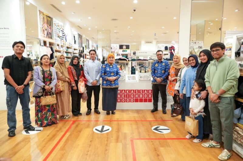 Wakil Wali Kota Makassar, Aliyah Mustika Ilham, menghadiri peresmian UNIQLO Neighborhood Collaboration di UNIQLO Store, Trans Studio Mall Makassar, Jumat (17/07/2026)