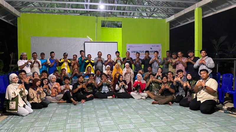 Tim Program Penguatan Kapasitas Organisasi Kemahasiswaan (PPK Ormawa) Unit Kegiatan Mahasiswa Keilmuan dan Penalaran Ilmiah (UKM KPI) Universitas Hasanuddin menggelar pelatihan program Garisi' Mannennungeng di Balai Desa Kajaolaliddong, Kabupaten Bone, pada Minggu (19/7/2026)
