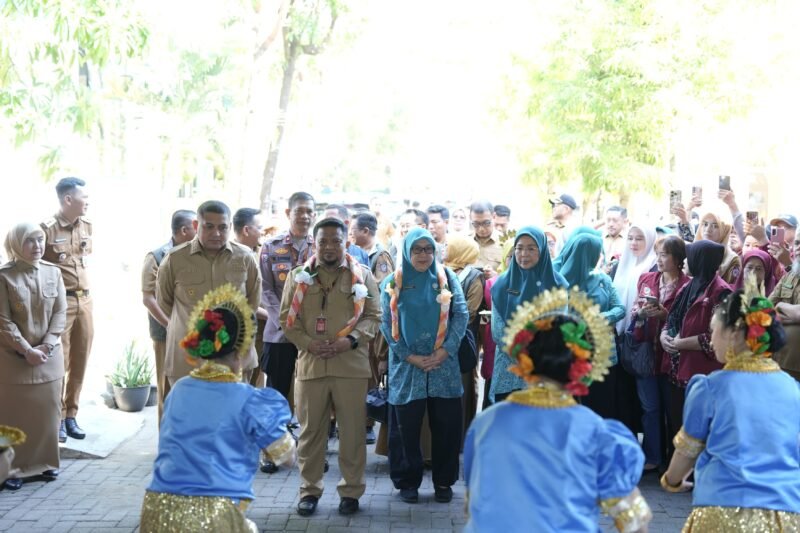 Wali Kota Makassar, Munafri Arifuddin, menyambut tim verifikasi lapangan Lomba Desa dan Kelurahan Tingkat Provinsi Sulawesi Selatan di Aula Poltekes, Kelurahan Gunung Sari, Kecamatan Rappocini, Senin (27/7/2026)