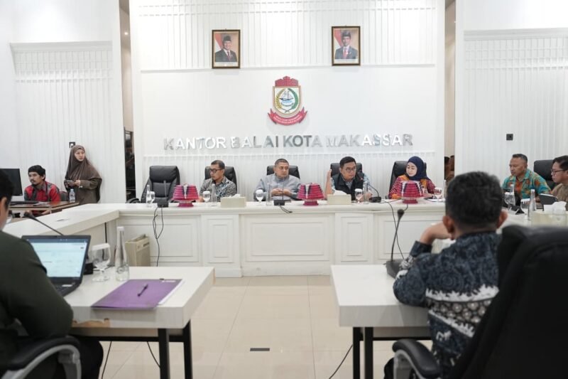 Rapat Koordinasi dan Kunjungan Lapangan Proyek Strategis Pemerintah Kota Makassar bersama Kasatgas Korsup Wilayah IV KPK, Tri Budi Rahmanto, beserta rombongan di Balai Kota Makassar, Jumat (31/7/2026)