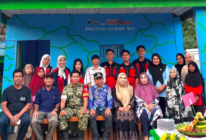 Mahasiswa KKN Tematik (KKNT) Literasi Gelombang 116 Universitas Hasanuddin (Unhas) merevitalisasi Taman Baca Masyarakat (TBM) di Kelurahan Tolo, Kecamatan Kelara, Kabupaten Jeneponto, Sulawesi Selatan