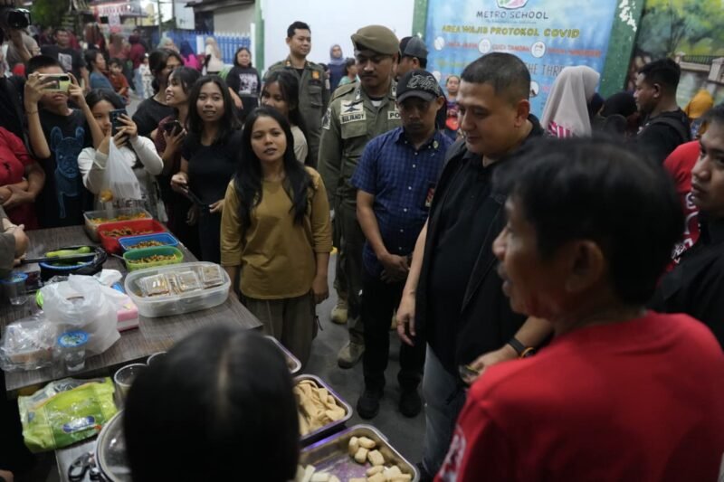 Wali Kota Makassar, Munafri Arifuddin menghadiri Malam Weekend Kuliner Lorong 37 di Jalan Sungai Limboto, Kelurahan Maradekaya, Kecamatan Makassar, dalam rangka semarak kemerdekaan 17 Agustus 2026, Sabtu (1/8/2026) malam.