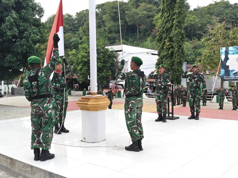 Mengawali pelaksanaan tugas pada pekan pertama Agustus 2026, Kodim 1406/Wajo menggelar Upacara Bendera rutin hari Senin di Lapangan Makodim 1406/Wajo, Jalan Kejaksaan No. 55, Kelurahan Bulupabbulu, Kecamatan Tempe, Kabupaten Wajo, Senin (3/8/2026)