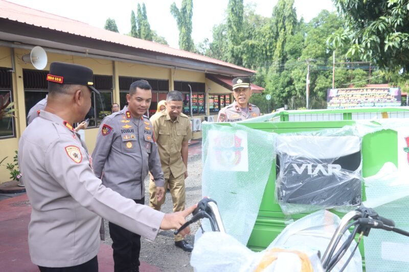 penyerahan armada motor sampah roda tiga kepada Polres Wajo sebagai bentuk penguatan Gerakan PISOTA'. Penyerahan armada tersebut dilaksanakan di Mapolres Wajo dan secara simbolis diterima langsung oleh Kapolres Wajo, AKBP Douglas Mahendrajaya, S.H., S.I.K., M.I.K., M.Tr.Opsla