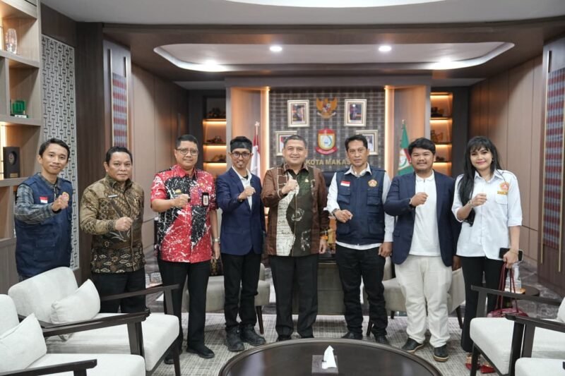 Wali Kota Makassar, Munafri Arifuddin menerima audiensi pengurus  Karang Taruna Kota Makassar di Balai Kota Makassar, Kamis (6/8/2026)