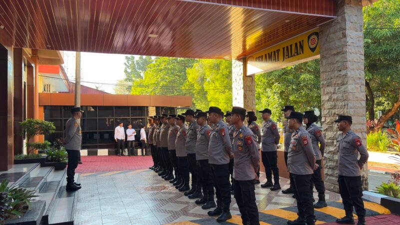 Mengawali hari pertama pelaksanaan tugas sebagai Kepala Bagian Pembinaan Karier (Kabagbinkar) Biro SDM Polda Sulawesi Selatan, AKBP Dr. Fantry Taherong, S.H., S.I.K., M.H., M.Krim., menginstruksikan seluruh personel untuk senantiasa menjaga kebersihan dan kenyamanan lingkungan kerja, Kamis (6/8/2026)