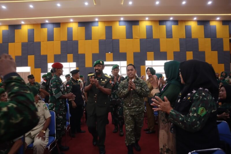 Kabupaten Wajo dipercaya menjadi tuan rumah pelaksanaan peringatan Hari Ulang Tahun (HUT) ke-23 Persatuan Purnawirawan TNI Angkatan Darat (PPAD) tingkat Provinsi Sulawesi Selatan, yang dipusatkan di Ruang Pola Kantor Bupati Wajo, Minggu (9/8/2026)