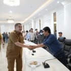 Rapat Koordinasi bersama Badan Pendapatan Daerah (Bapenda) Kota Makassar dan para pengusaha reklame di Kantor Balai Kota Makassar, Senin (10/8/2026)