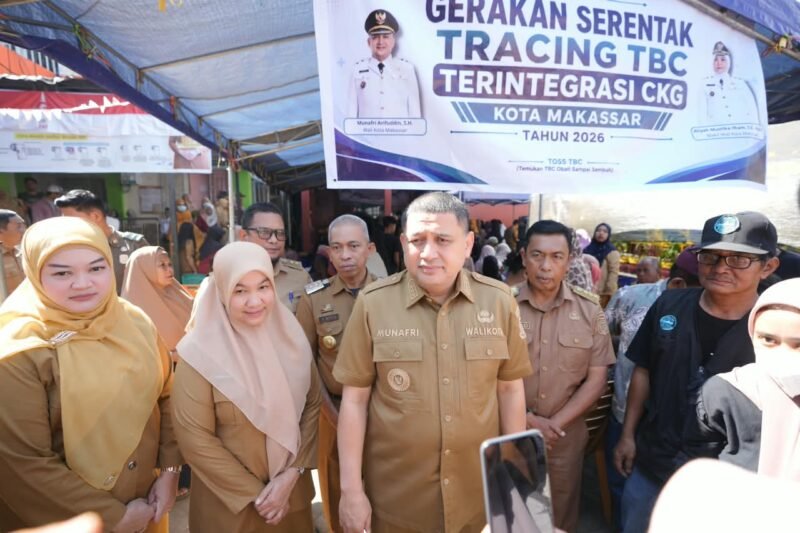 Wali Kota Makassar, Munafri Arifuddin melaunching gerakan serentak Tracing TBC terintegrasi CKG di Kantor Kelurahan Antang, Selasa (11/8/2026)