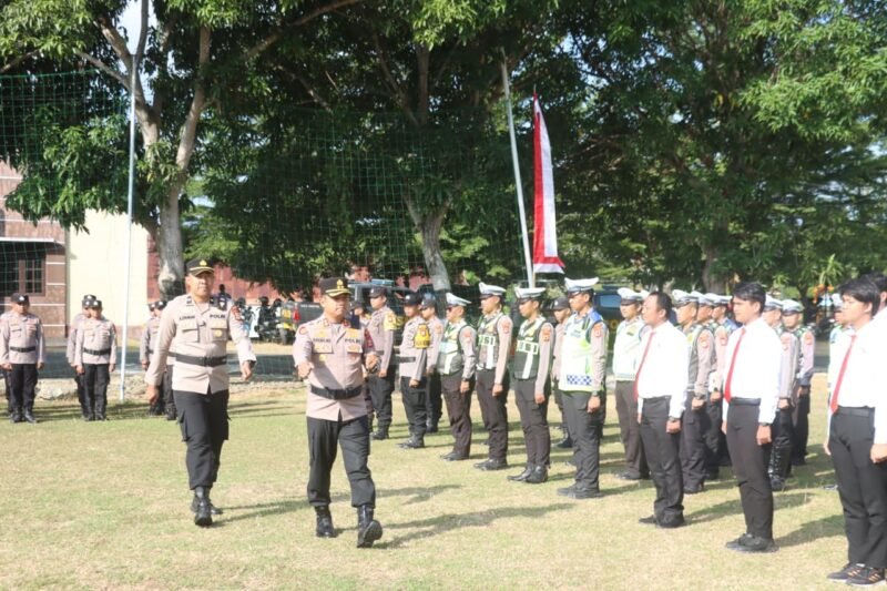 Polres Wajo menggelar apel gelar pasukan dalam rangka kesiapan menghadapi kebakaran hutan dan lahan (Karhutla) di wilayah Kabupaten Wajo tahun 2026