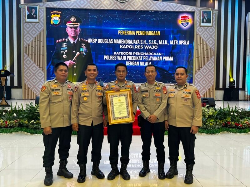 Kepolisian Resor (Polres) Wajo Polda Sulawesi Selatan menerima penghargaan dari Kepala Kepolisian Negara Republik Indonesia (Kapolri) atas keberhasilan dalam penyelenggaraan pelayanan publik