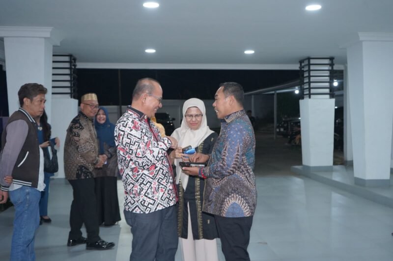 Pemerintah Kabupaten (Pemkab) Wajo menggelar malam lepas sambut Kepala Kejaksaan Negeri (Kajari) Wajo di halaman Rumah Jabatan (Rujab) Bupati, Jalan Veteran, Sengkang, pada Jumat (14/8/2026) malam