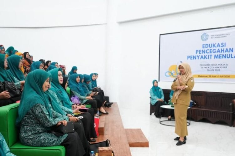 Kepala Dinas Kesehatan Kota Makassar, dr. Nursaidah Sirajuddin, M.Kes, menjadi narasumber pada kegiatan edukasi pencegahan penyakit menular di Auditorium Gedung PKK Kota Makassar, Senin (29/6/2026)
