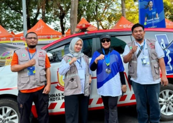 Dinas Kesehatan (Dinkes) Kota Makassar kembali menurunkan Tim Medis kesehatan pada kegiatan ajang SMANSA Run 2026, start di Jalan Jenderal Sudirman, Minggu (2/8/2026)