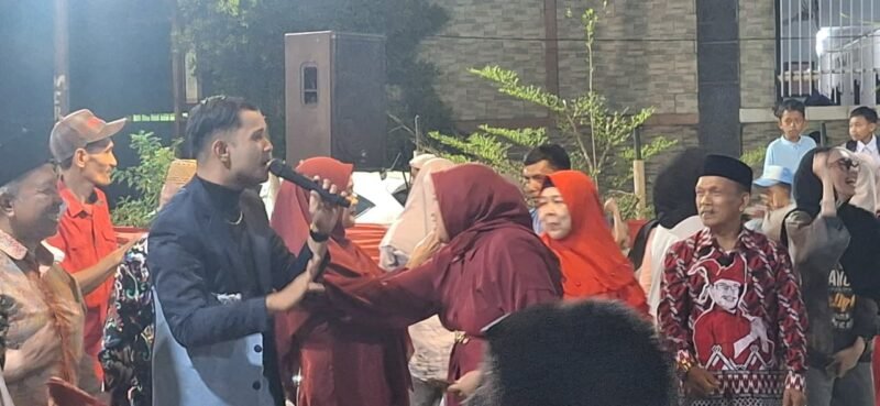 Artis D'Academy 6 Indosiar, Echa meriahkan Peringatan Hari Ulang Tahun (HUT) Kemerdekaan Republik Indonesia ke-81 warga Toddopuli 1 RW 007, Kelurahan Kassi-Kassi, Kecamatan Rappocini, Jumat (28/8/2026) malam