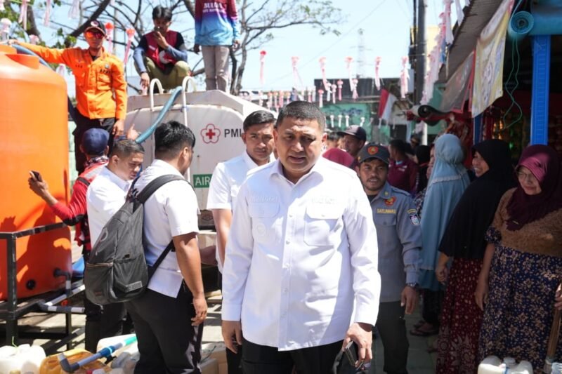 Wali Kota Makassar, Munafri Arifuddin turun langsung ke sejumlah wilayah memantau pendistribusian air bersih, di Kecamatan Tallo hingga Kecamatan Tamalanrea, Rabu (2/9/2026)